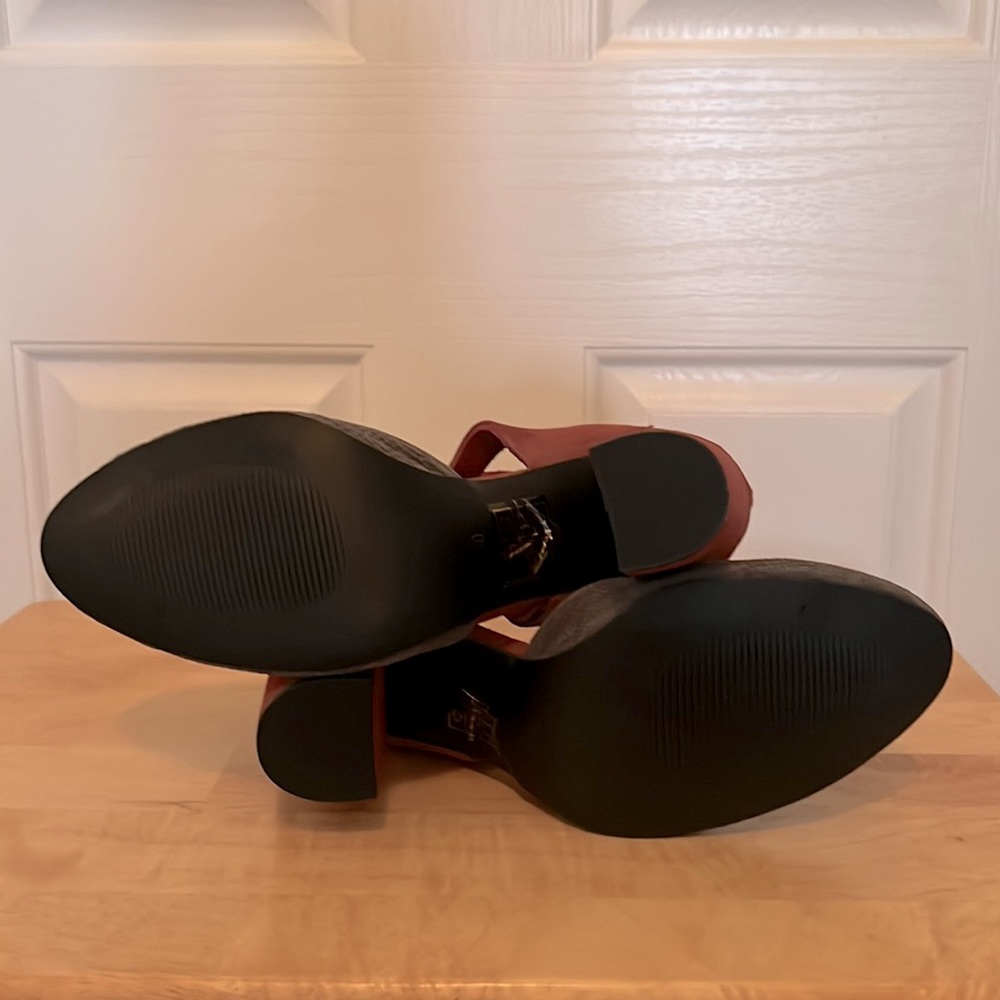 Farylrobin Tavi Faux Suede Heels Size 10 - Picture 14 of 14